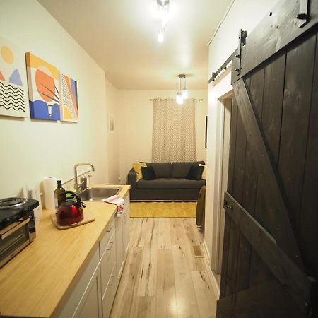 Cozy 1 Bedroom Centrally Located 해밀턴 외부 사진