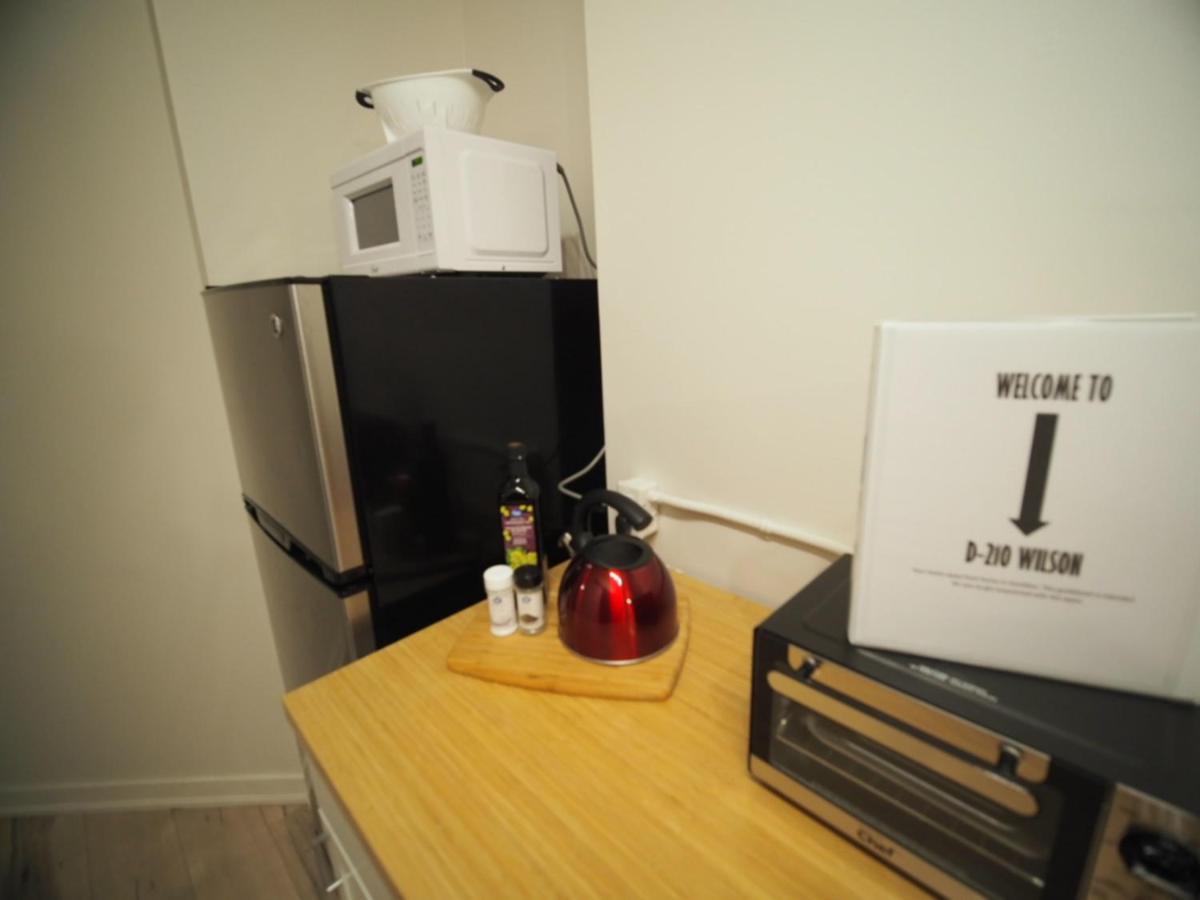 Cozy 1 Bedroom Centrally Located 해밀턴 외부 사진